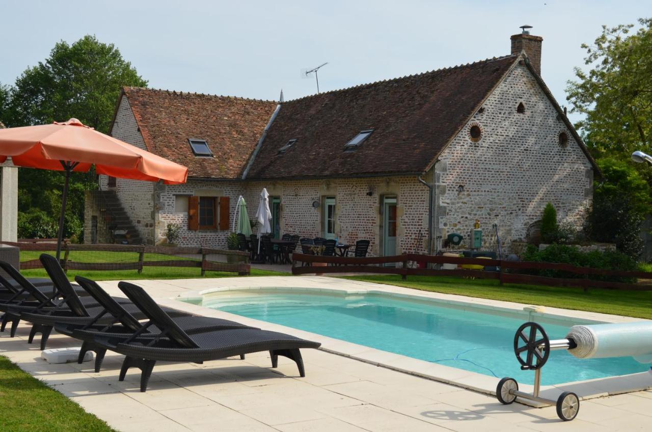 La Ferme Du Chateau Tresnay Exterior photo